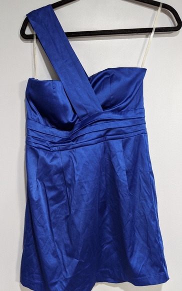 Forever 21 Dresses & Skirts - Forever 21 satin cocktail dress